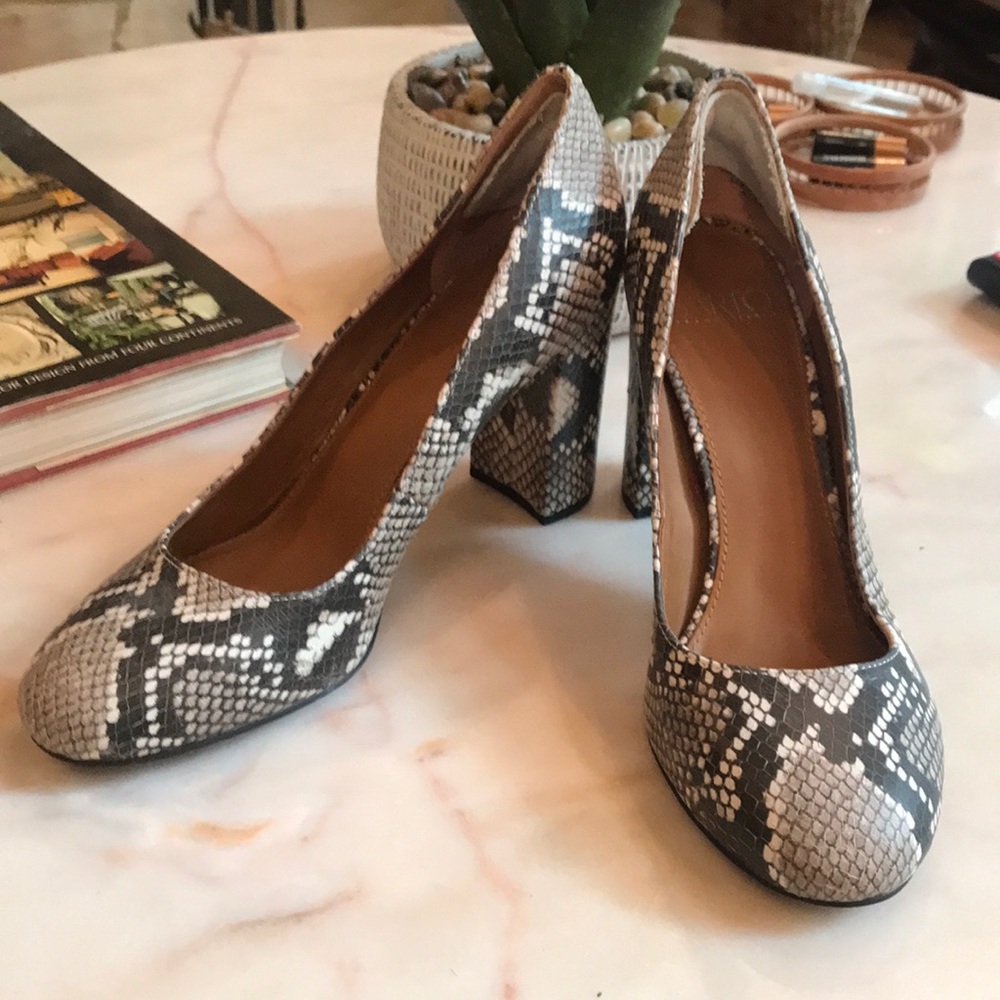 Stylish Snake Print Women's Heels 👠